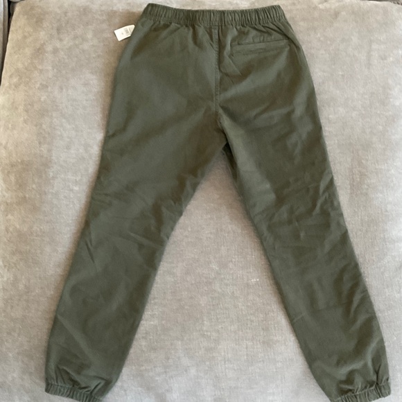 GAP Men's (Unisex) Slim Olive Joggers - Picture 6 of 6